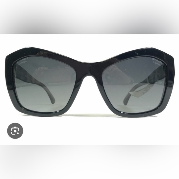 CHANEL Elegant Black Sunglasses - Picture 7 of 8